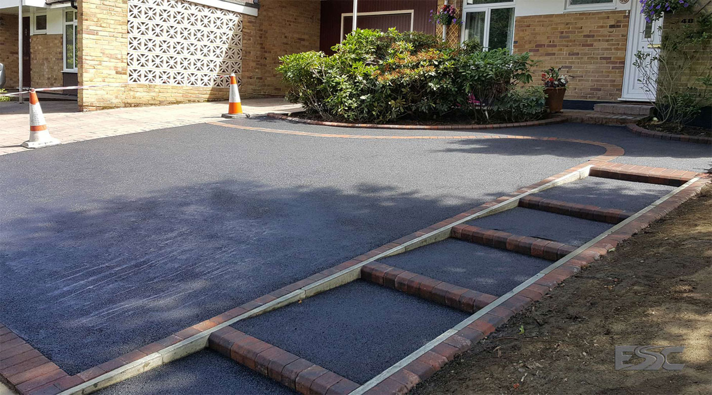 A new smooth tarmac driveway in Beenham