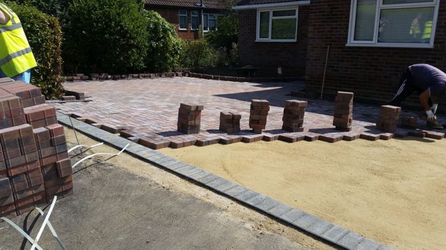 Block paving installation of a domestic driveway
